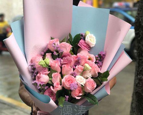 玫瑰满天星花的花语代表什么？