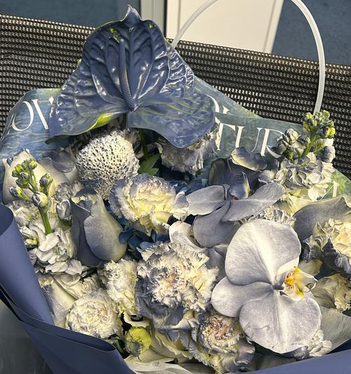 狗头送玫瑰花有何特殊含义？表达方式的特殊意义是什么？