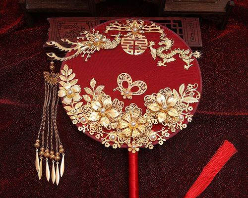 扇子带花手捧花代表什么？扇子带花手捧花的寓意是什么？