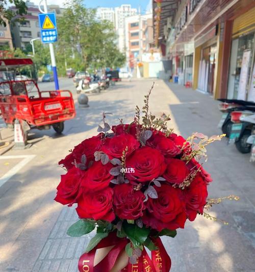 白色捧花和红色捧花分别代表什么？它们的寓意有何不同？
