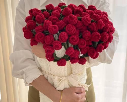红色毛线玫瑰花代表什么？红色毛线玫瑰花的寓意是什么？