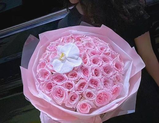 手捧花送闺蜜的意义是什么？它代表了哪种情感？