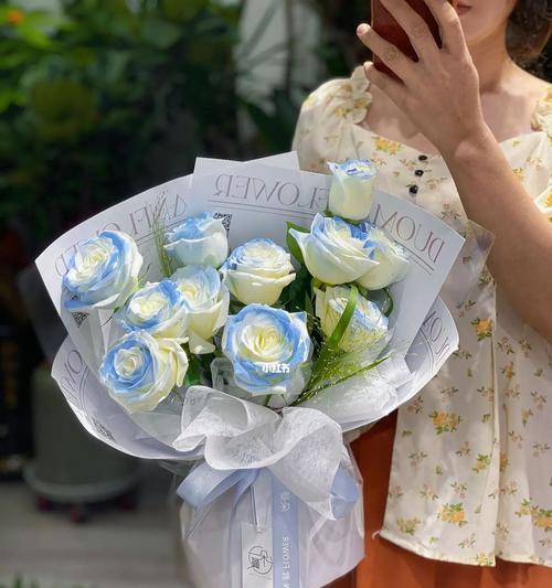 碎冰蓝手捧花代表什么？碎冰蓝花束的寓意是什么？