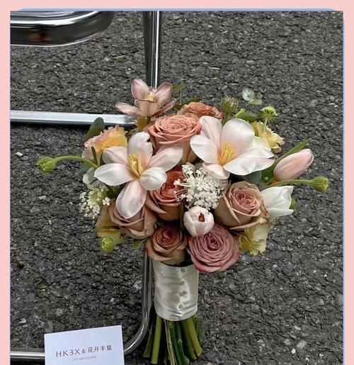 红玫瑰和腊梅手捧花的寓意是什么？