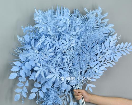 妖姬蓝色花的寓意是什么？蓝色花材在花艺设计中的作用？