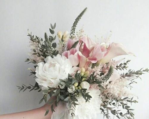 麦小登手捧花代表了什么意义？