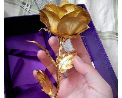 金色玫瑰花挂件的寓意是什么？它象征着什么？