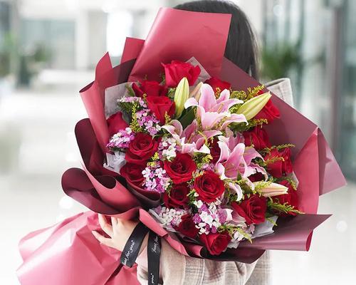 送长辈玫瑰花有什么寓意？玫瑰花象征什么？