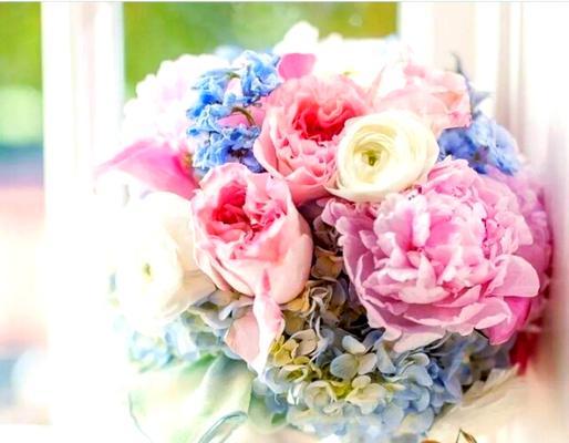 婚礼丢手捧花有什么寓意？手捧花在婚礼中的意义是什么？