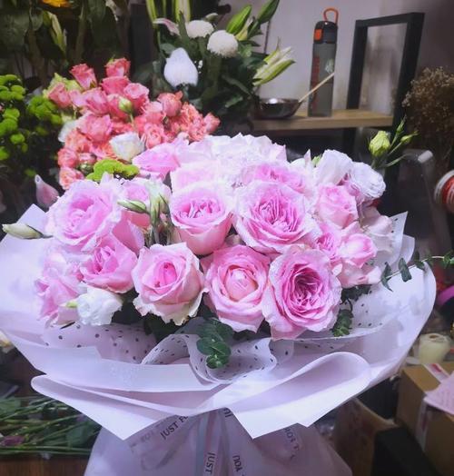 33朵黄色玫瑰花代表什么？黄色玫瑰花的寓意有哪些？