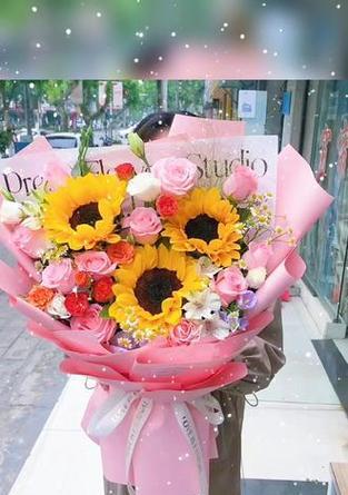 教师节送玫瑰花束有何寓意？教师节玫瑰花语代表什么？