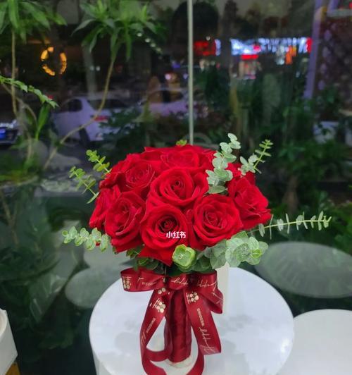 红色手捧花假花代表什么？购买时应注意哪些细节？